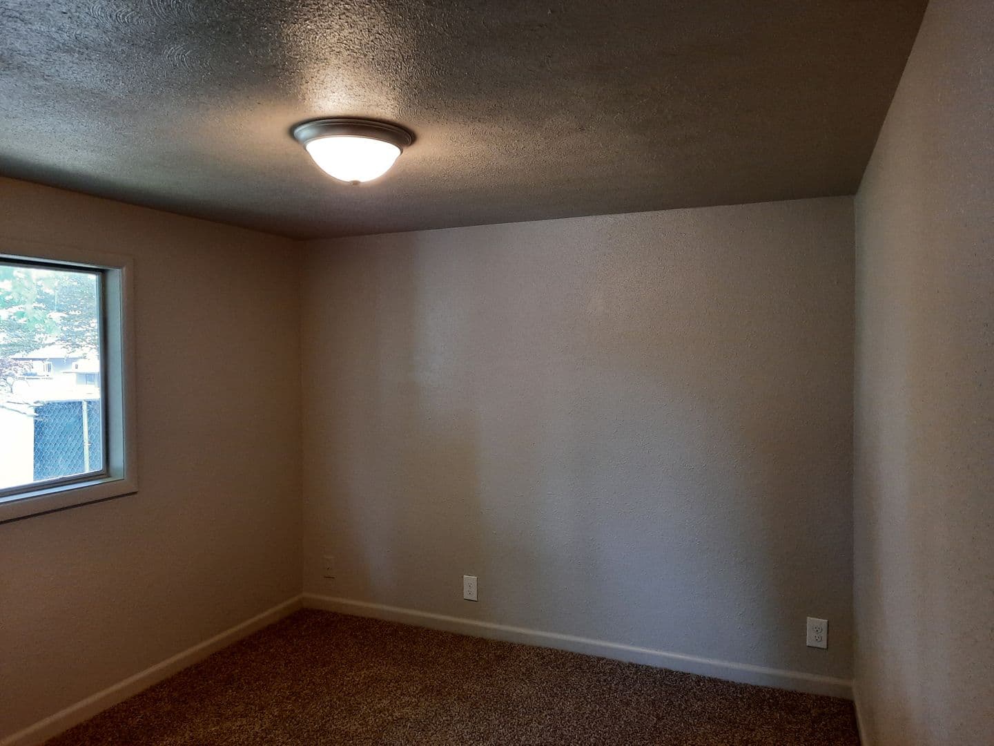 East Wenatchee Apartment: 64 N James
