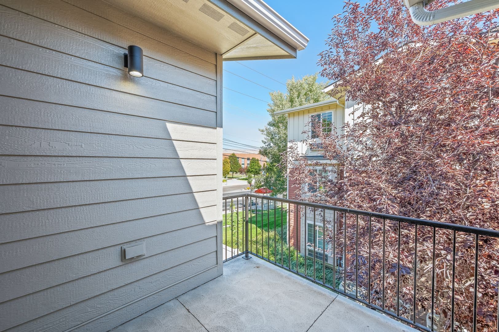 Wenatchee Apartment: 1417 5th st