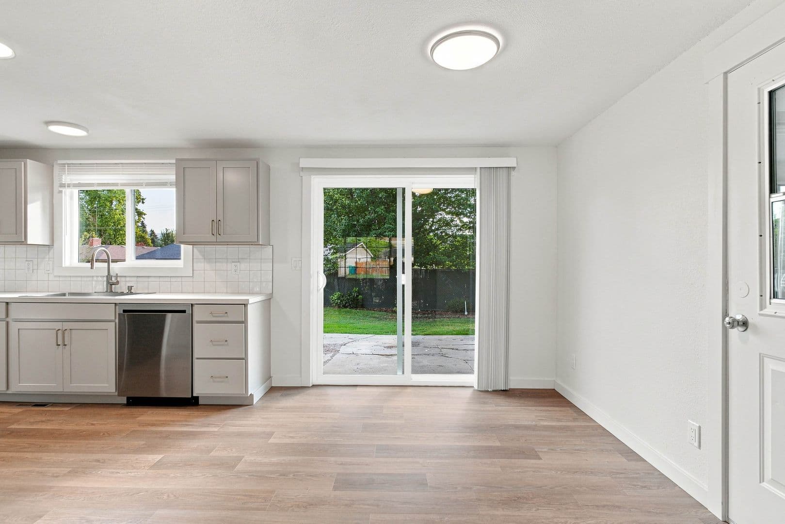 Wenatchee House: 1035 Vista Pl