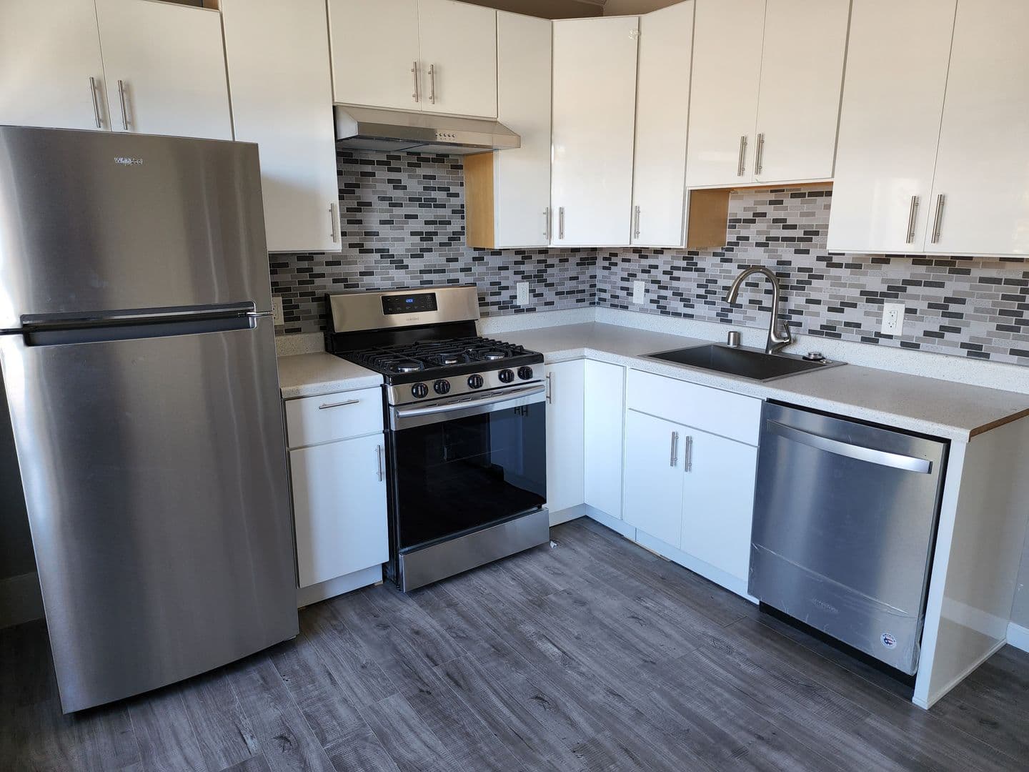 Oakland Apartment: 3209 International Blvd