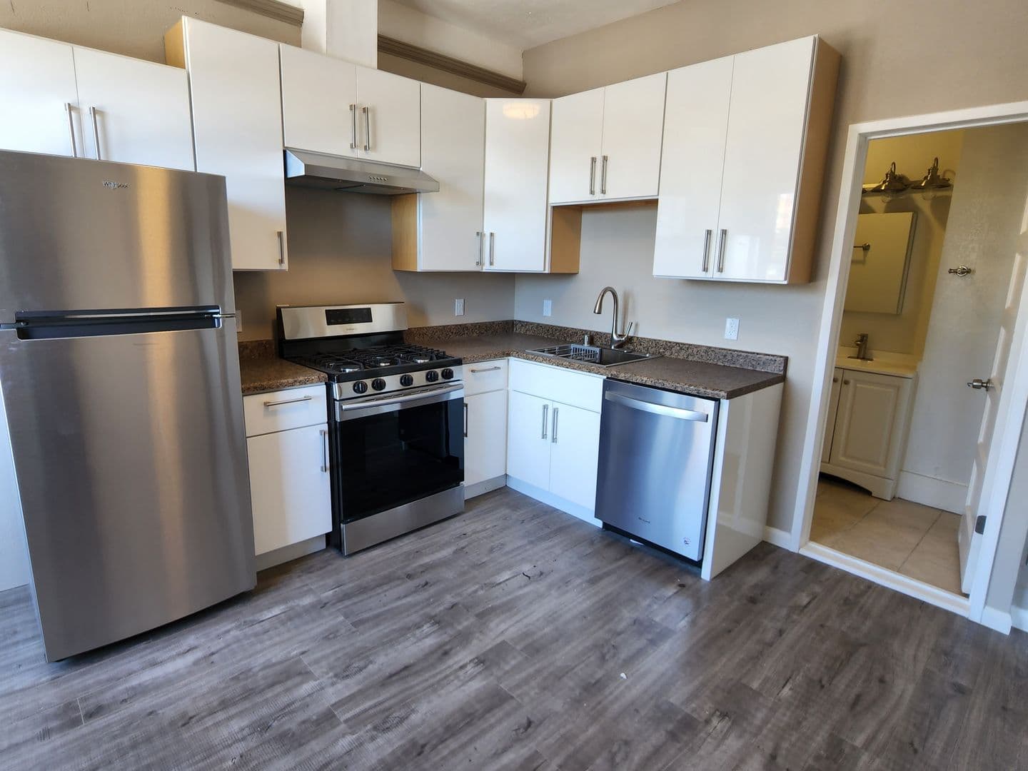 Oakland Apartment: 3209 International Blvd