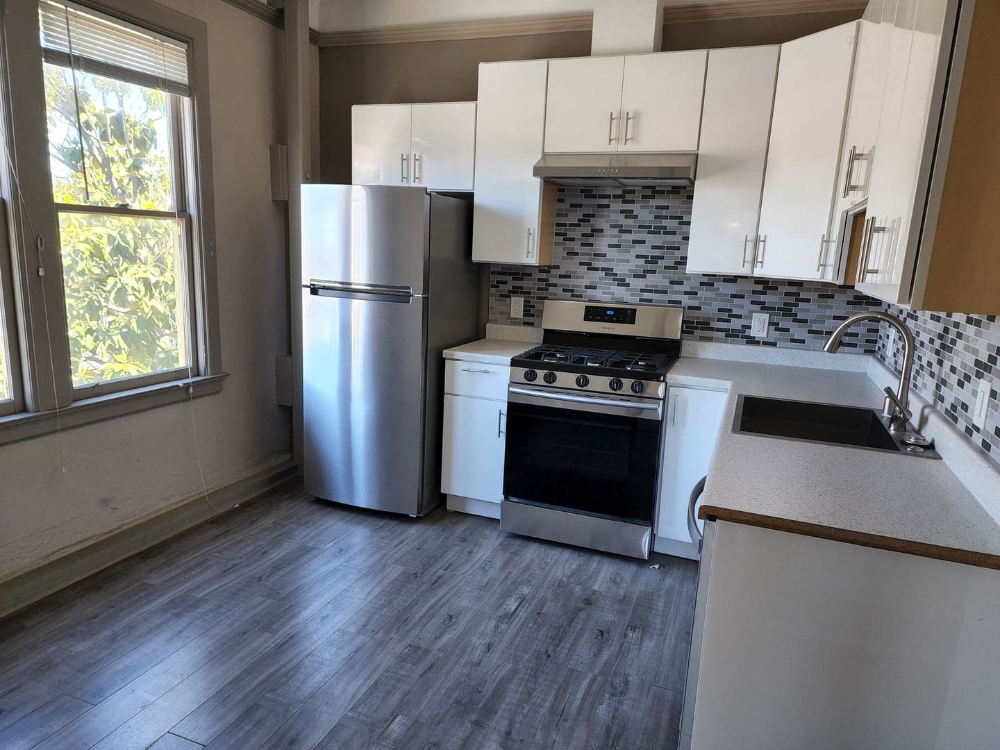 Oakland Apartment: 3209 International Blvd