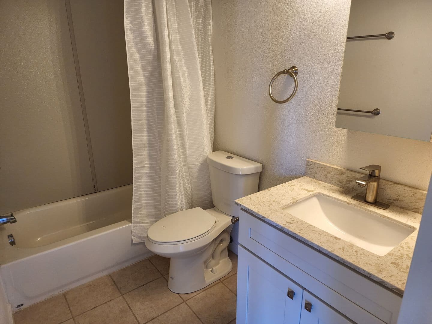 Oakland Apartment: 3209 International Blvd
