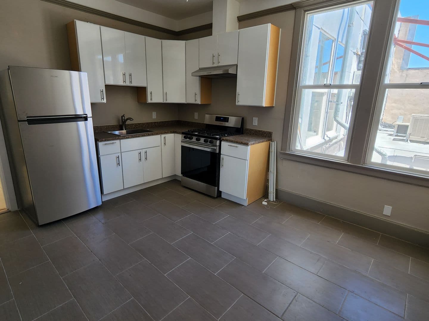 Oakland Apartment: 3209 International Blvd
