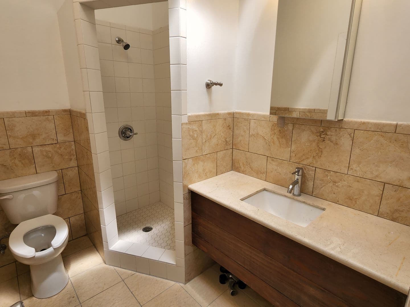 Oakland Apartment: 3209 International Blvd