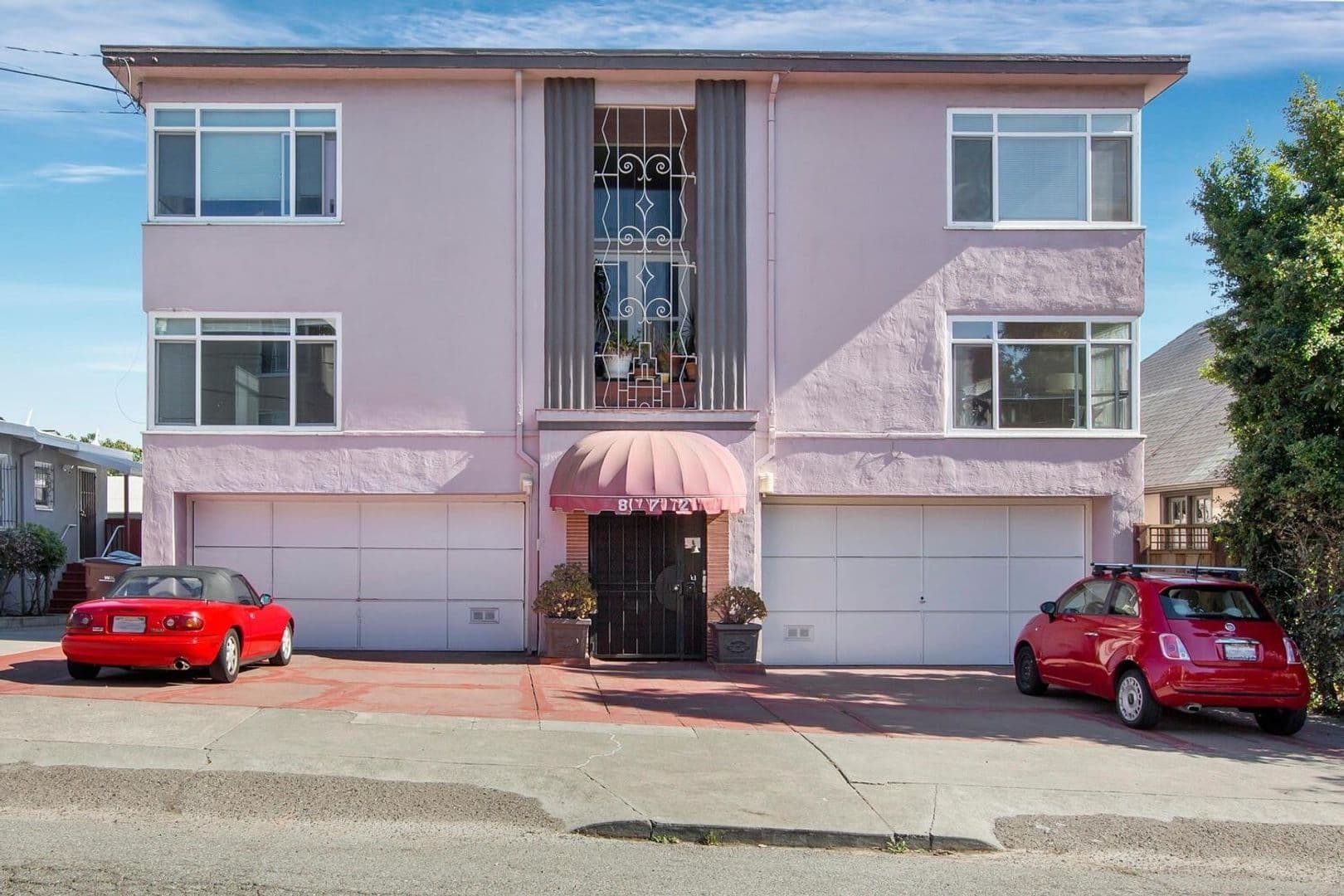 Oakland Apartment: 872 Warfield Ave