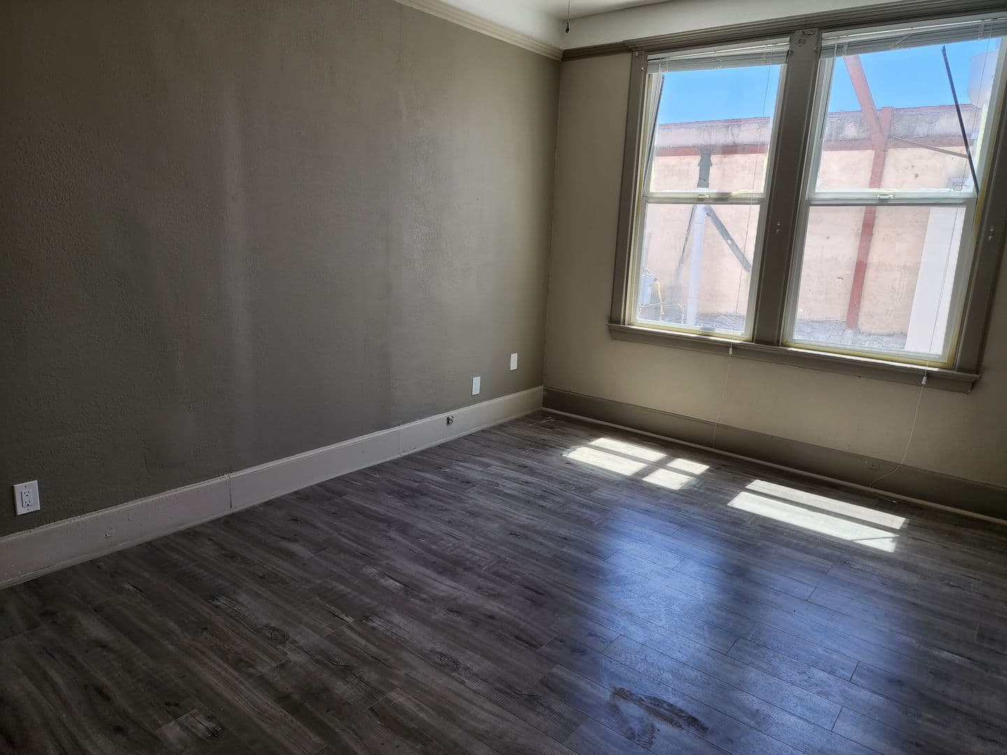 Oakland Apartment: 3209 International Blvd