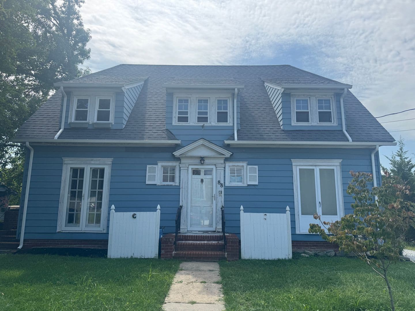 Elmer Apartment: 88 Chestnut St