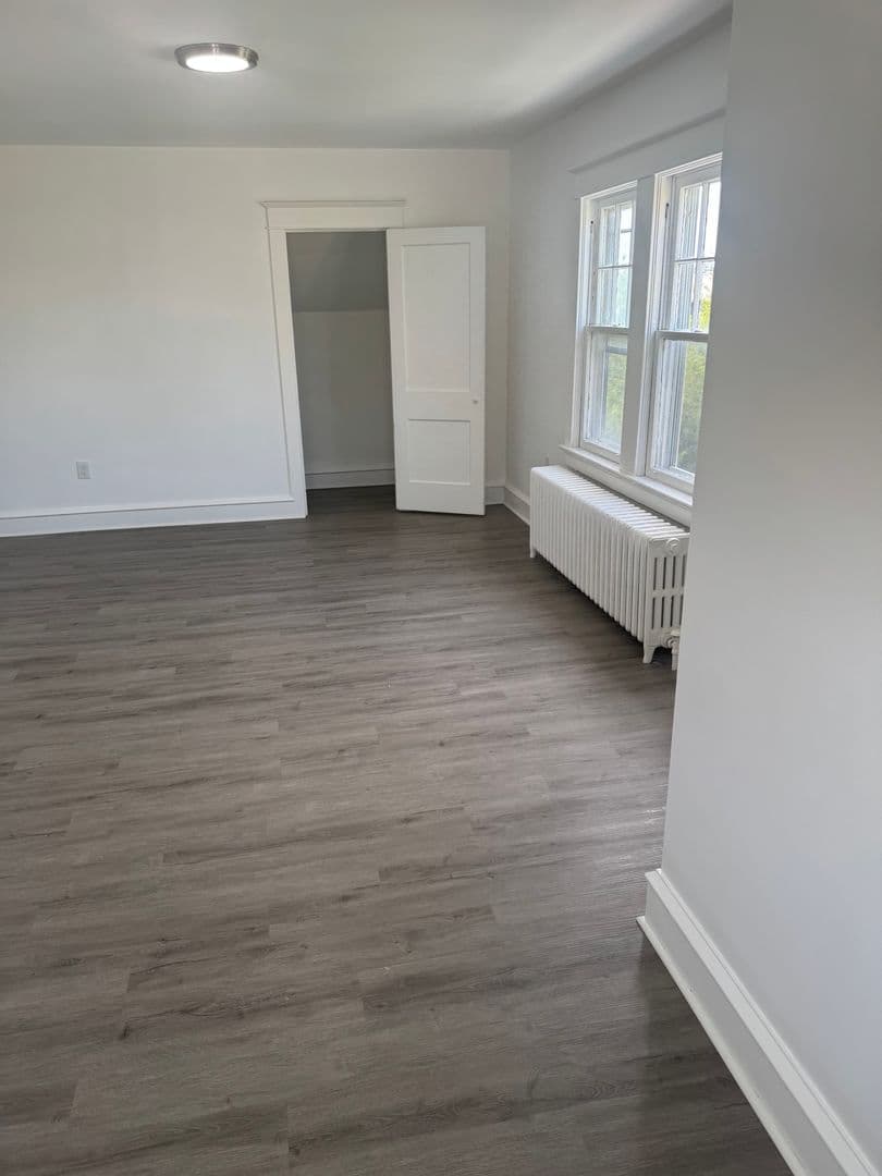 Elmer Apartment: 88 Chestnut St