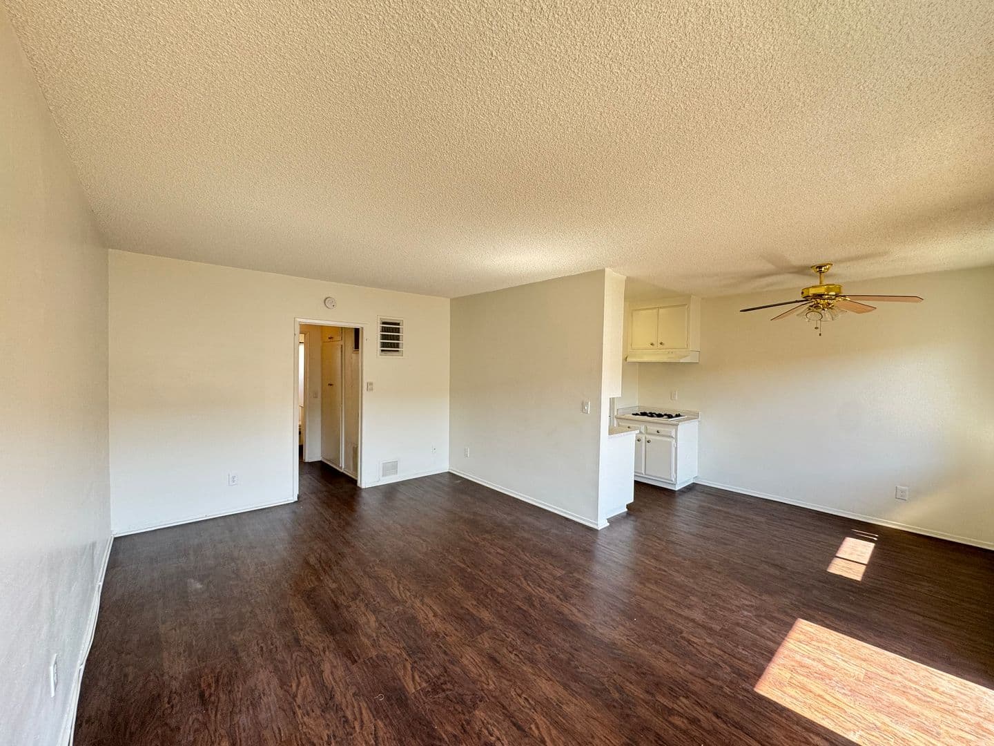 Glendale Apartment: 120 E Chestnut St