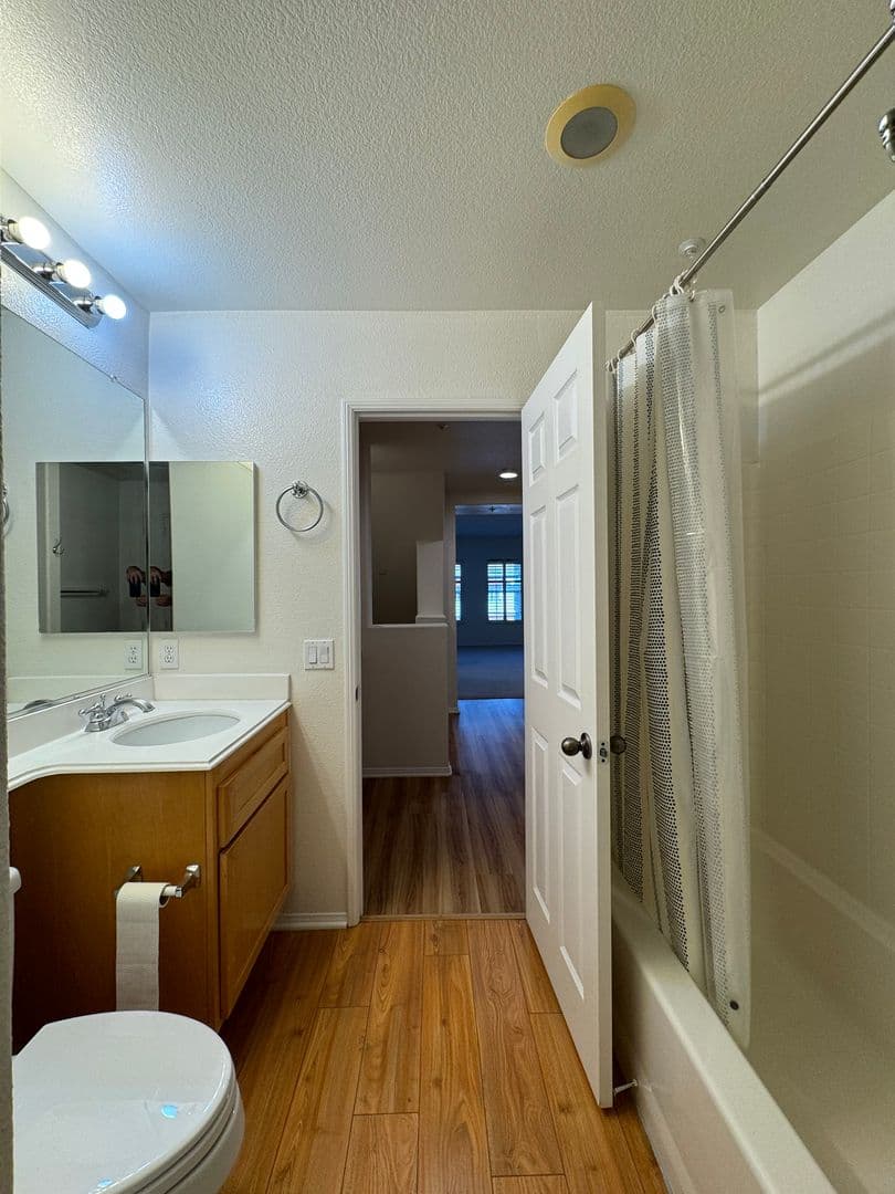 Pasadena Apartment: 616 E. Walnut Street