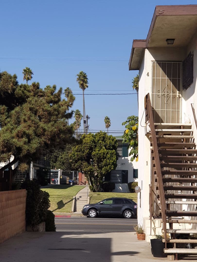 Los Angeles Apartment: 2278 W. Adams Blvd.