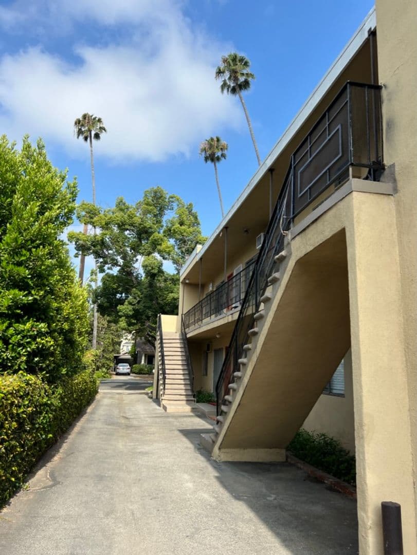 Pasadena Apartment: 80 N. Bonnie Avenue