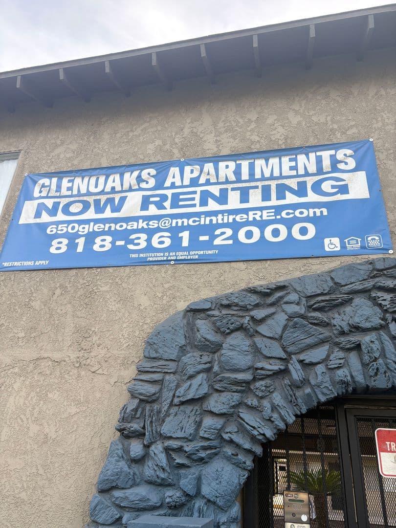 San Fernando Apartment: 650 Glenoaks Boulevard