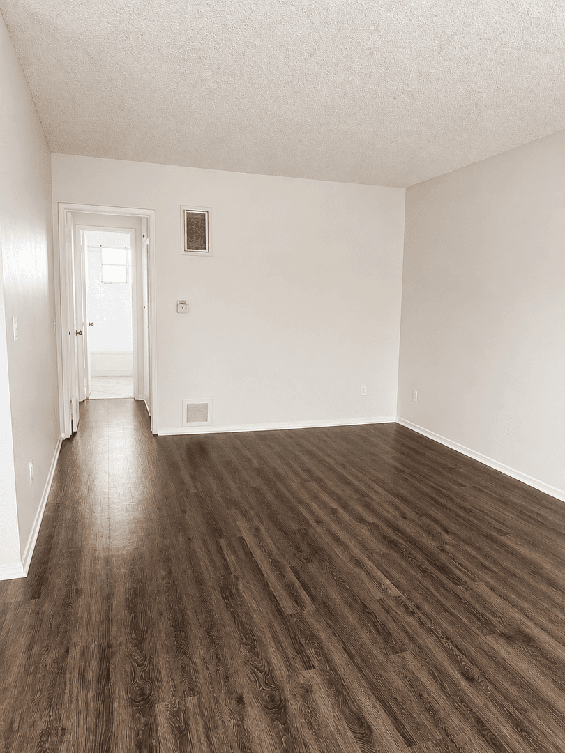 Glendale Apartment: 120 E Chestnut St