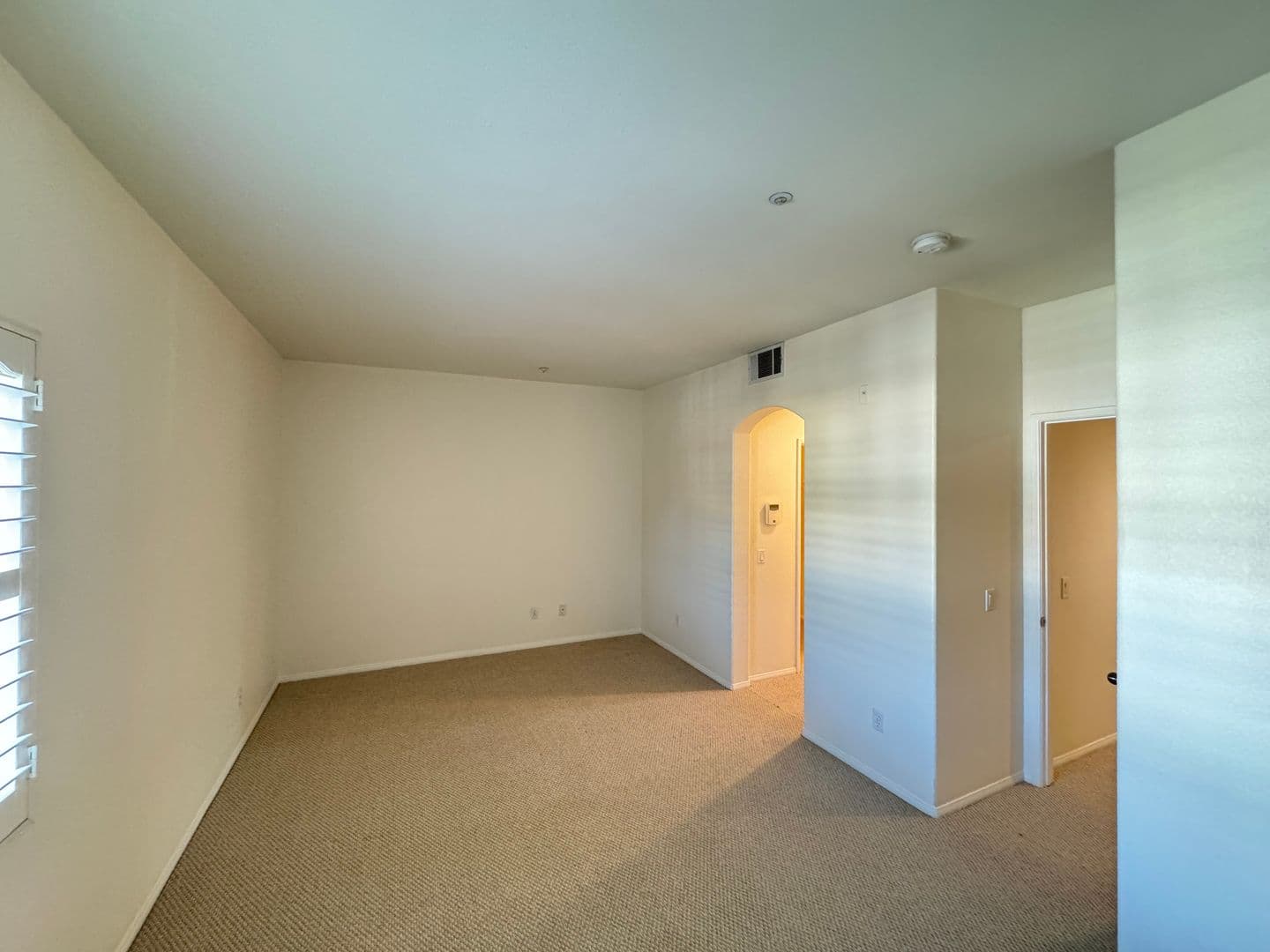 Pasadena Apartment: 616 E. Walnut Street