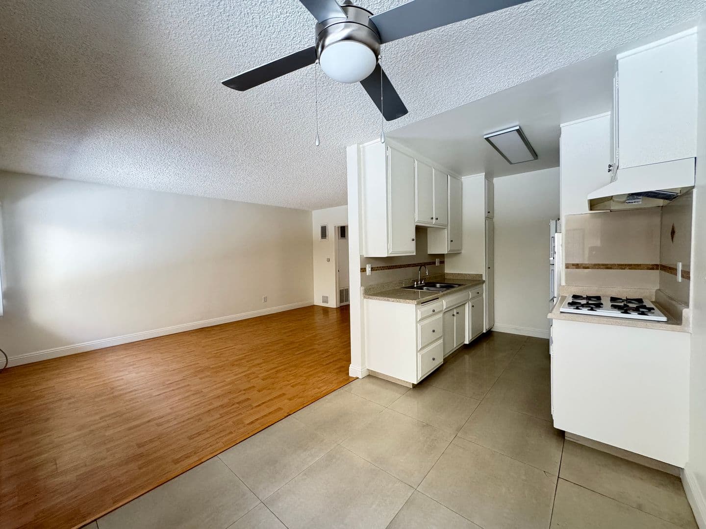 Glendale Apartment: 120 E Chestnut St
