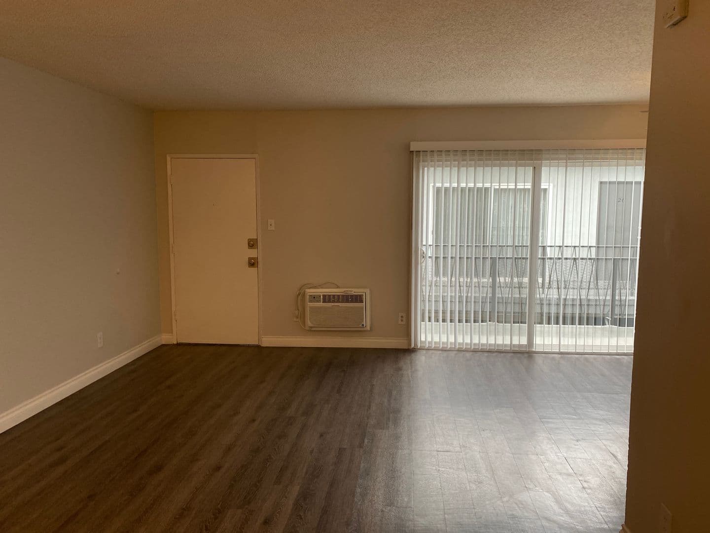 Canoga Park Apartment: 21827 Lanark St