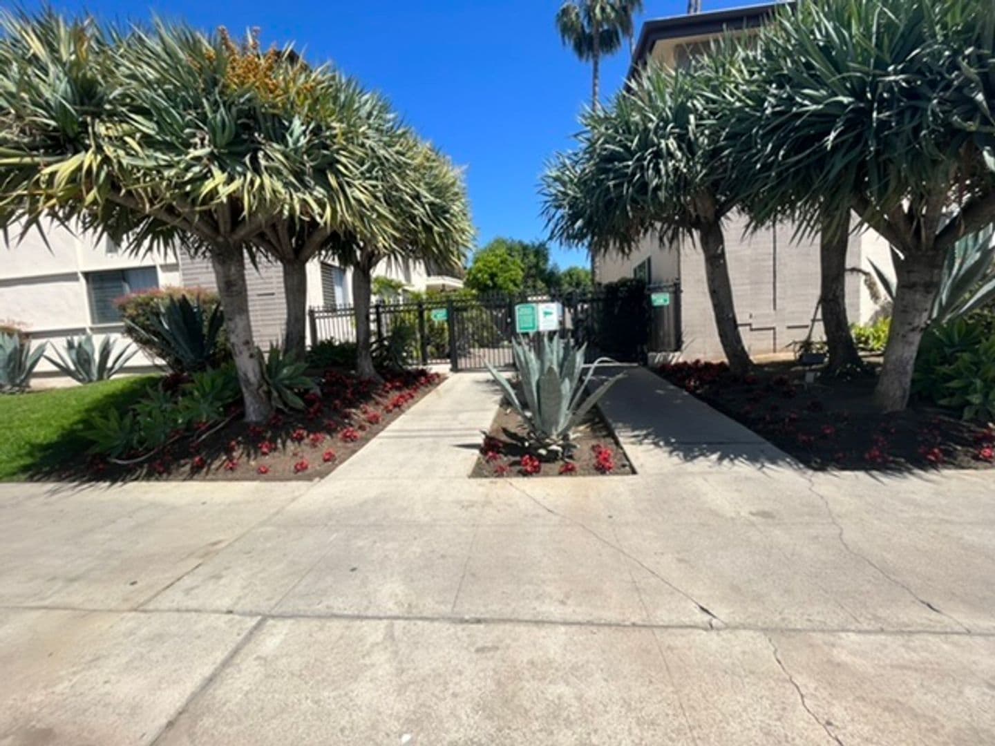 West Covina Apartment: 800-804 N Azusa Ave