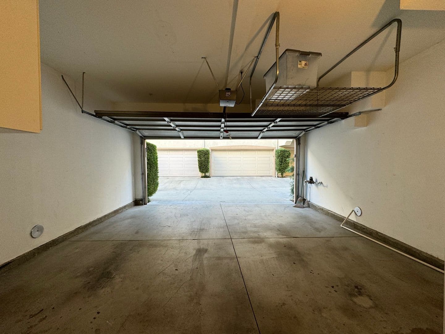 Pasadena Apartment: 616 E. Walnut Street