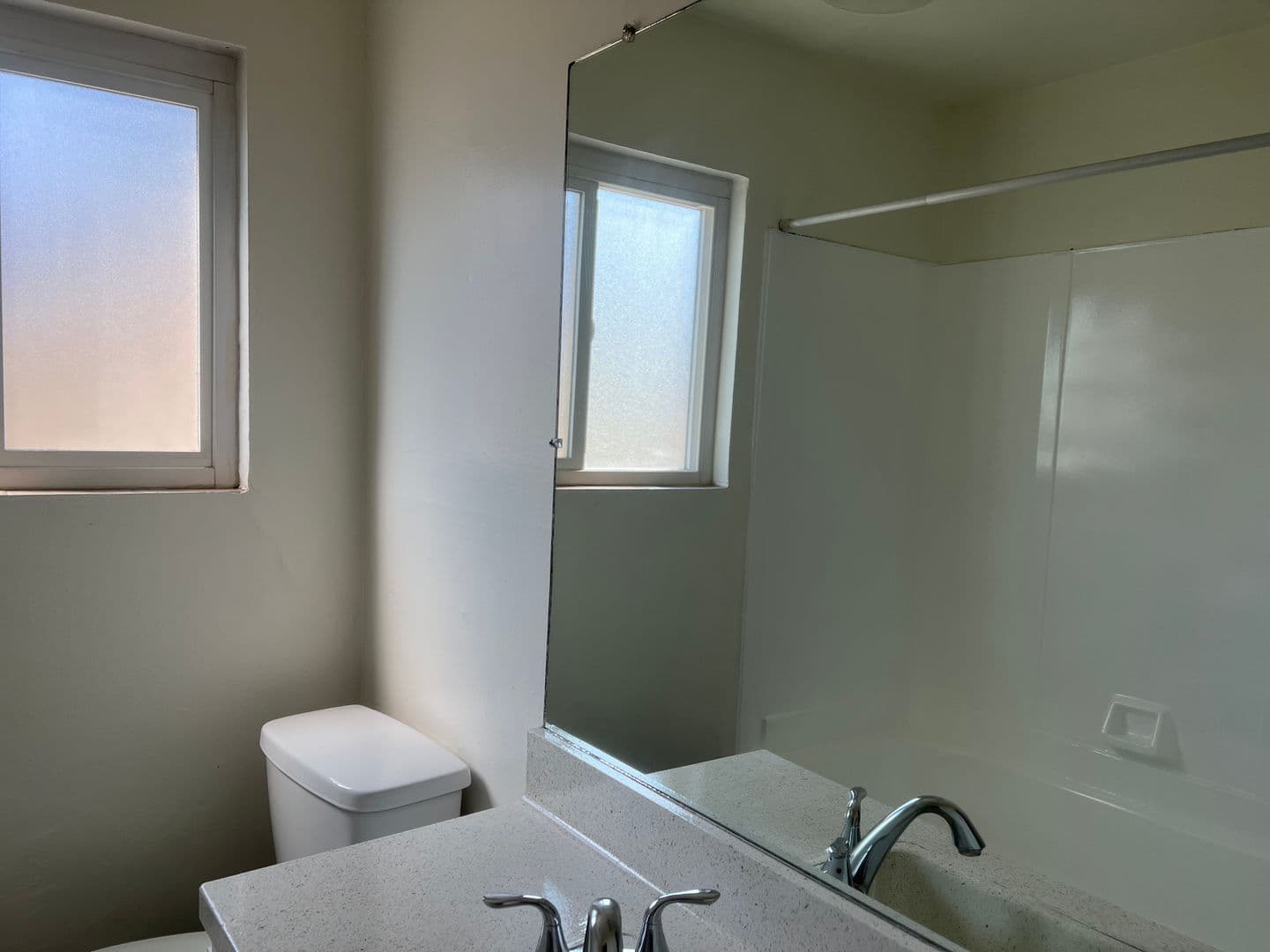 San Fernando Apartment: 650 Glenoaks Boulevard