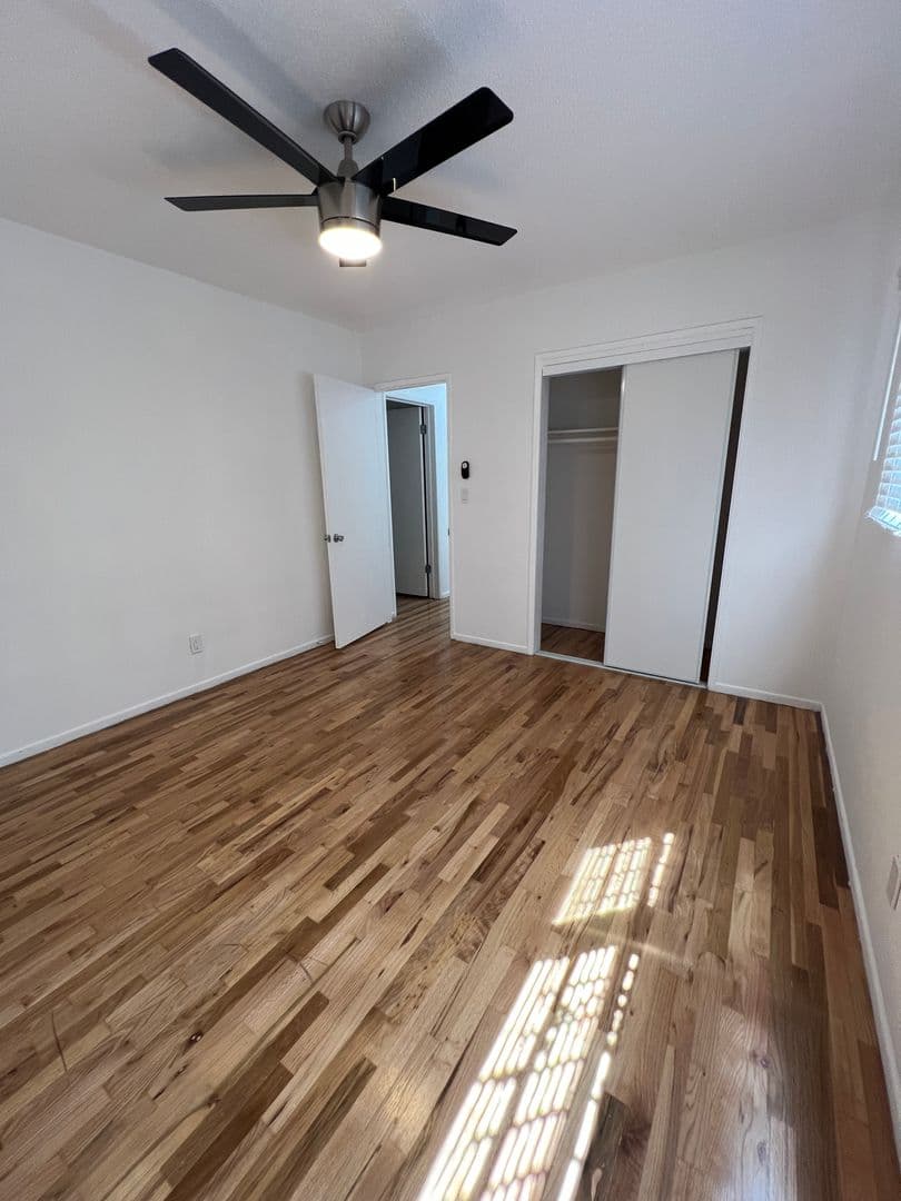 West Hollywood Apartment: 611 N Flores St.