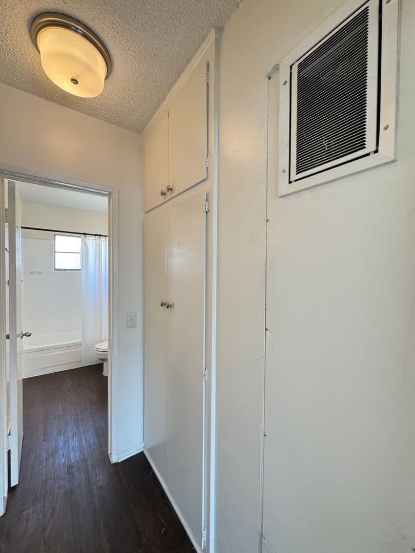 Glendale Apartment: 120 E Chestnut St