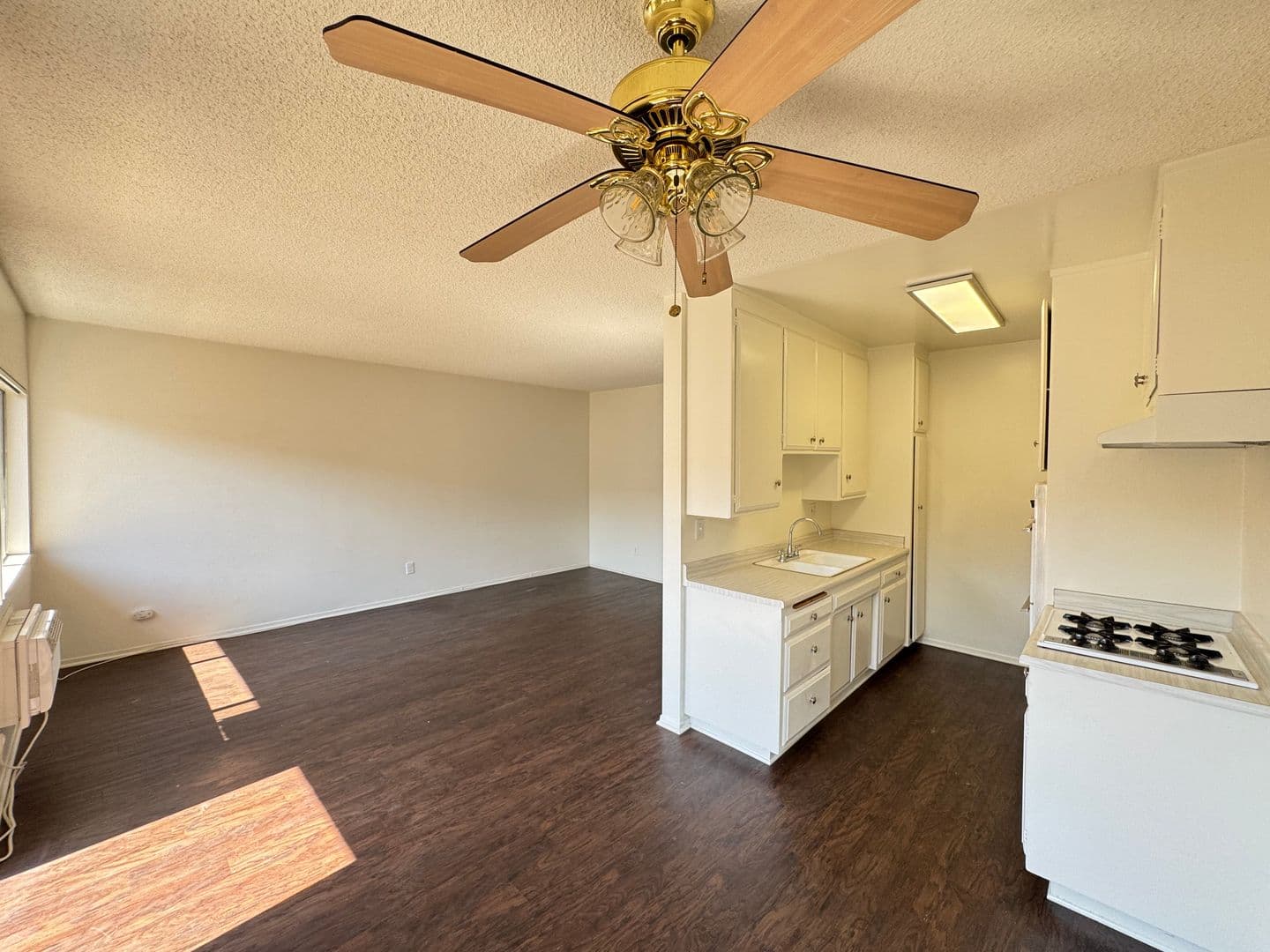 Glendale Apartment: 120 E Chestnut St