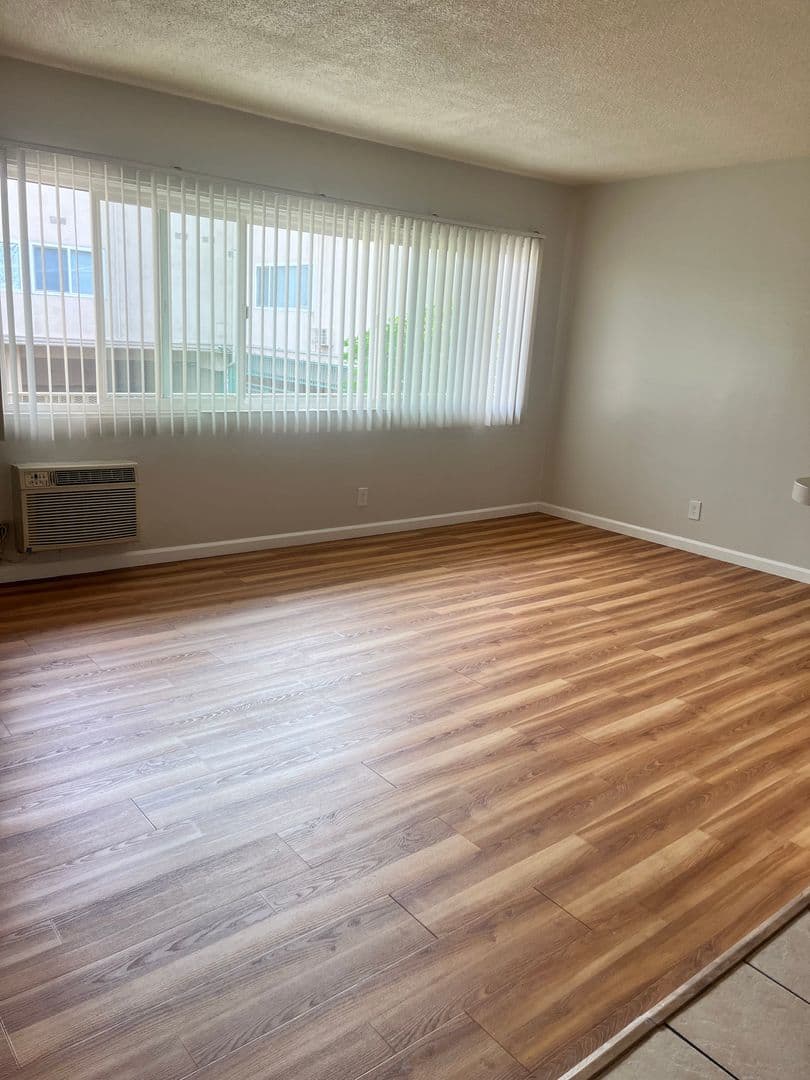Pasadena Apartment: 425 N. Garfield Ave