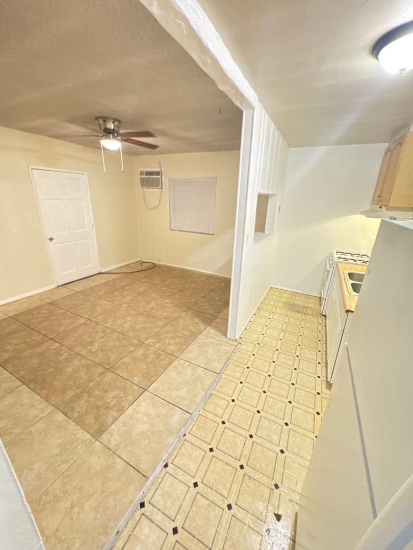 Pasadena Apartment: 52 S Allen Ave