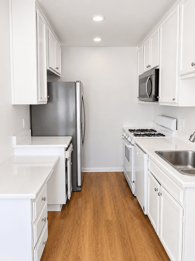 Costa Mesa Apartment: 241 W Wilson Street