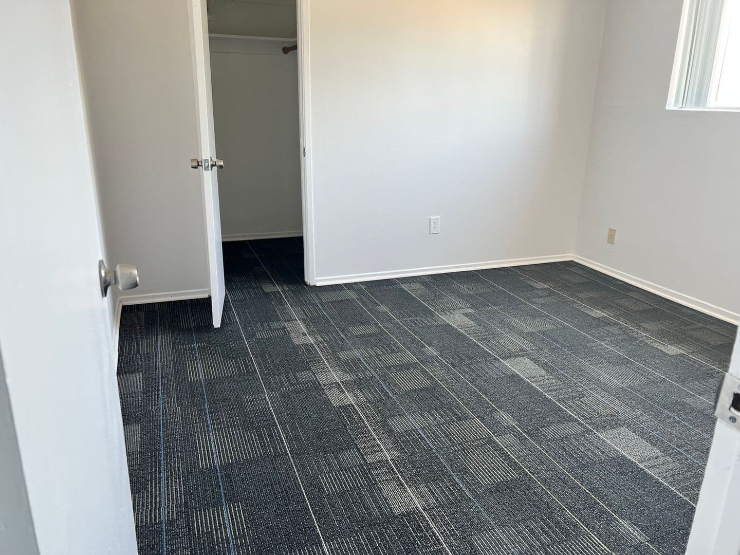 San Fernando Apartment: 650 Glenoaks Boulevard