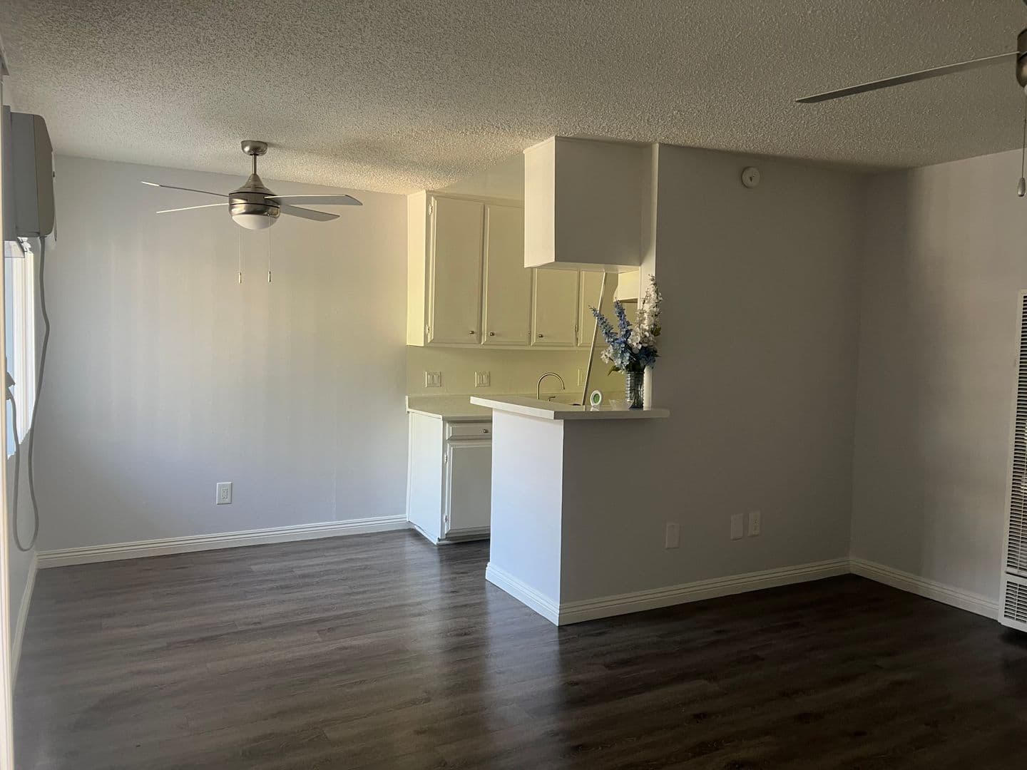 San Fernando Apartment: 650 Glenoaks Boulevard