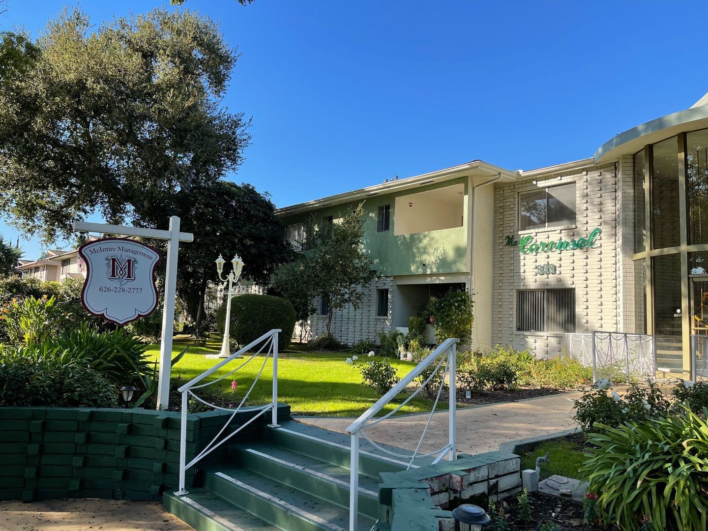Arcadia Apartment: 939 Arcadia Avenue