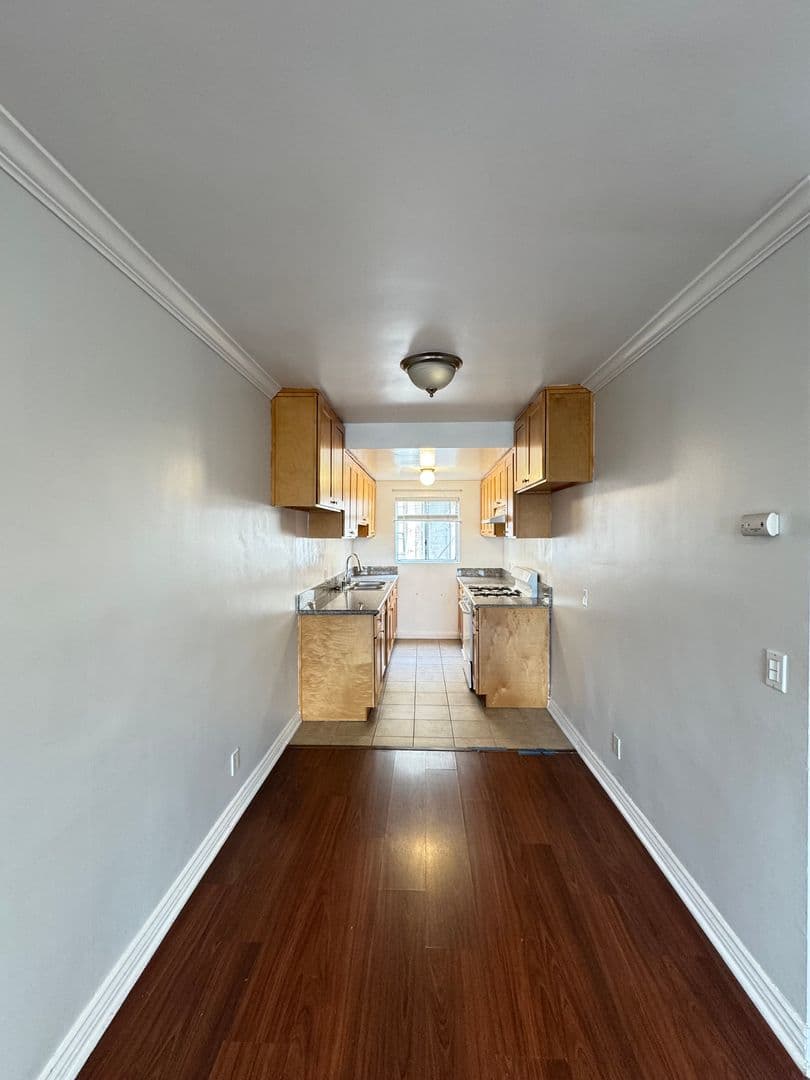 Glendale Apartment: 1332 E Broadway