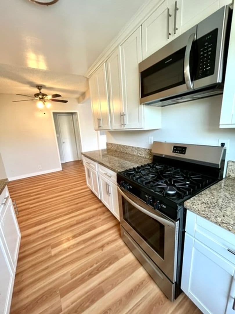 West Covina Apartment: 800-804 N Azusa Ave