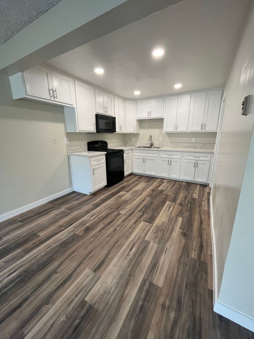 West Covina Apartment: 744 N Azusa Ave