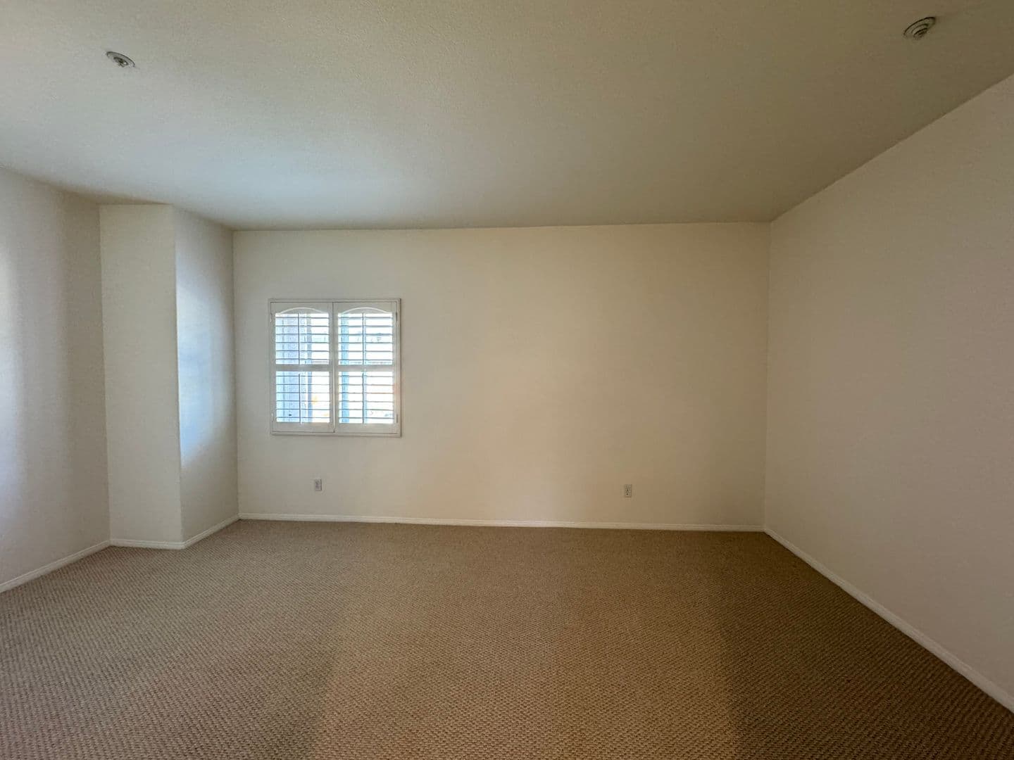 Pasadena Apartment: 616 E. Walnut Street