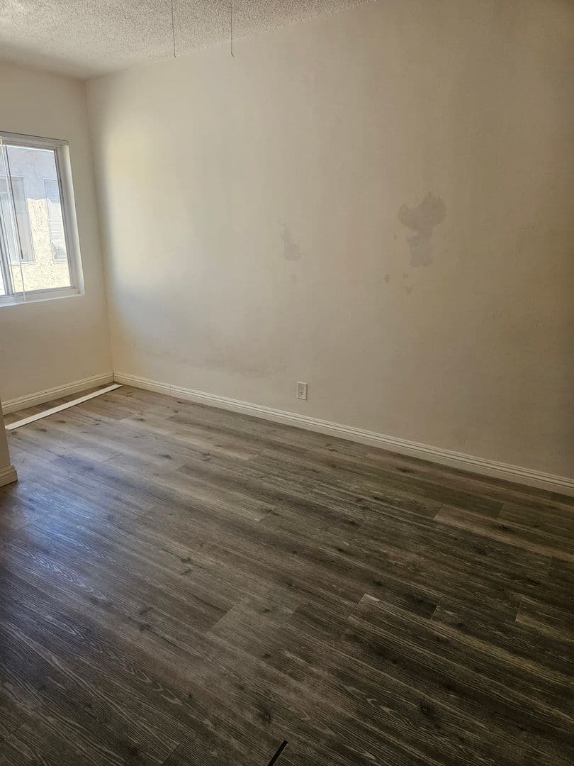 Los Angeles Apartment: 2278 W. Adams Blvd.