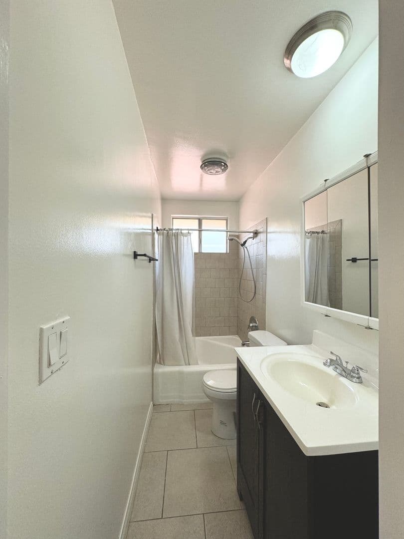 Los Angeles Apartment: 2106 S. Bentley Ave