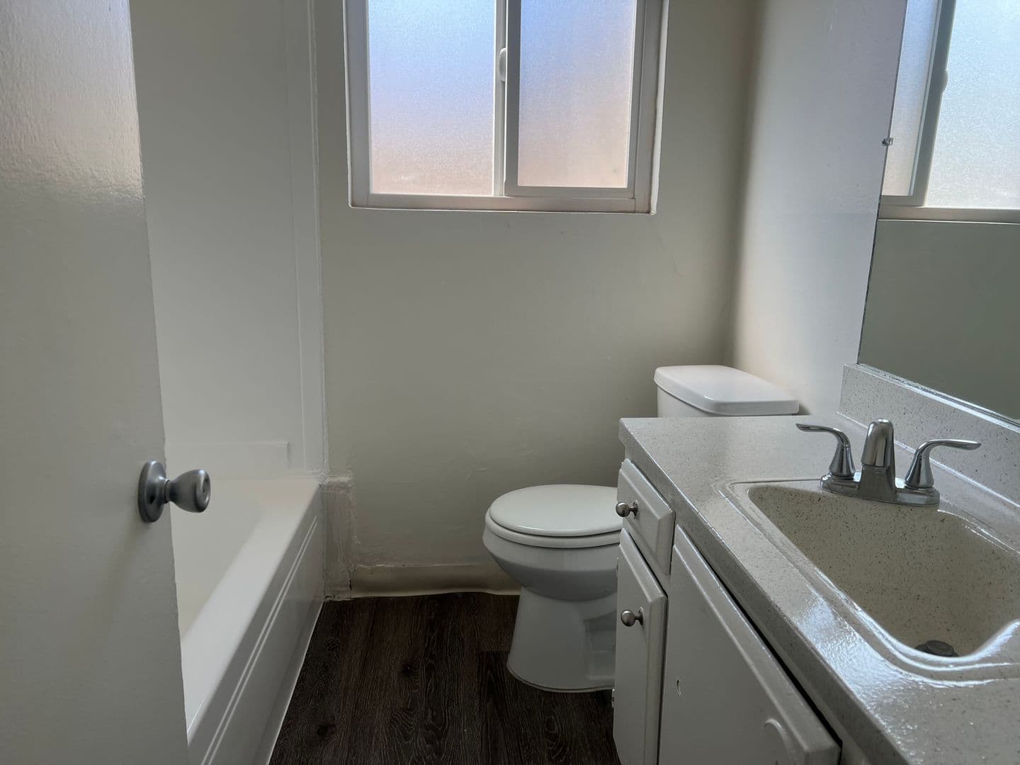 San Fernando Apartment: 650 Glenoaks Boulevard
