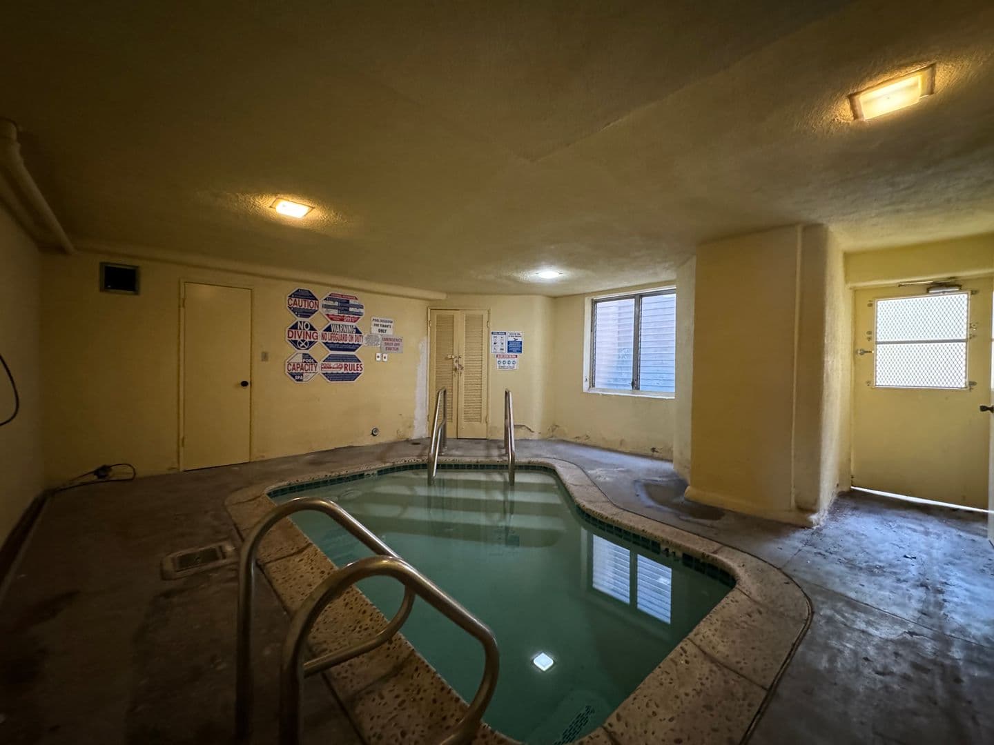Los Angeles Apartment: 2106 S. Bentley Ave