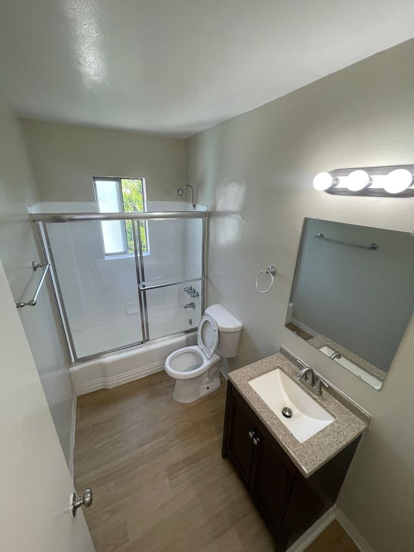 West Covina Apartment: 747 N Azusa Ave