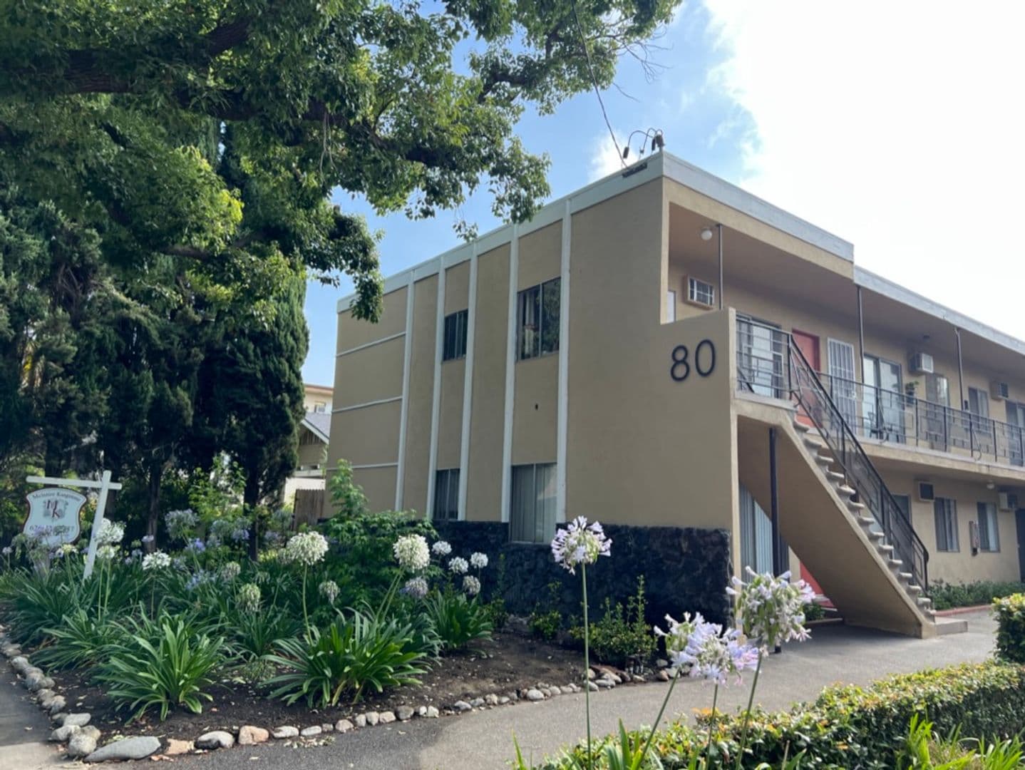 Pasadena Apartment: 80 N. Bonnie Avenue