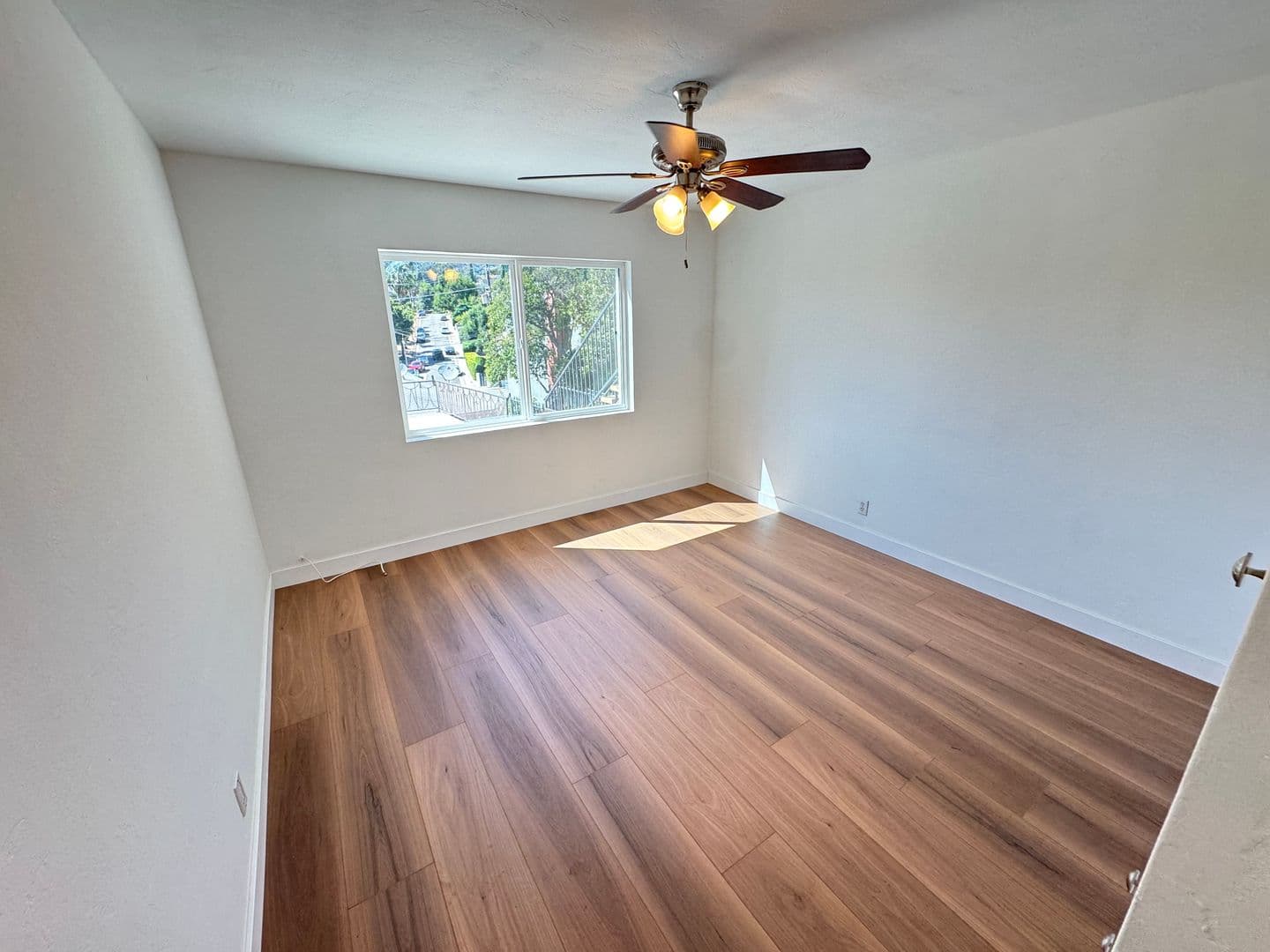 Los Angeles Apartment: 2962-2964 Hyperion Avenue
