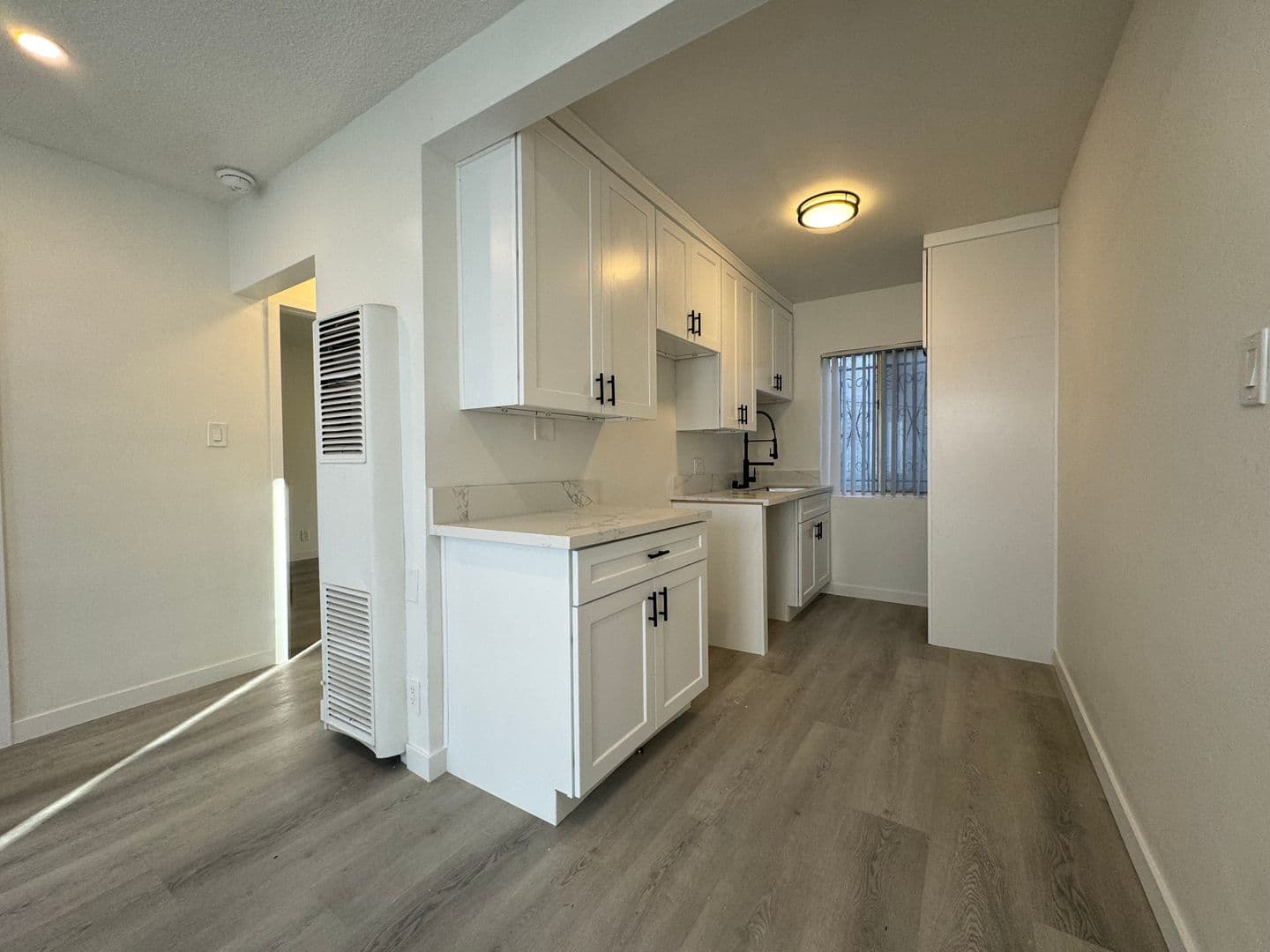 Los Angeles Apartment: 2278 W. Adams Blvd.