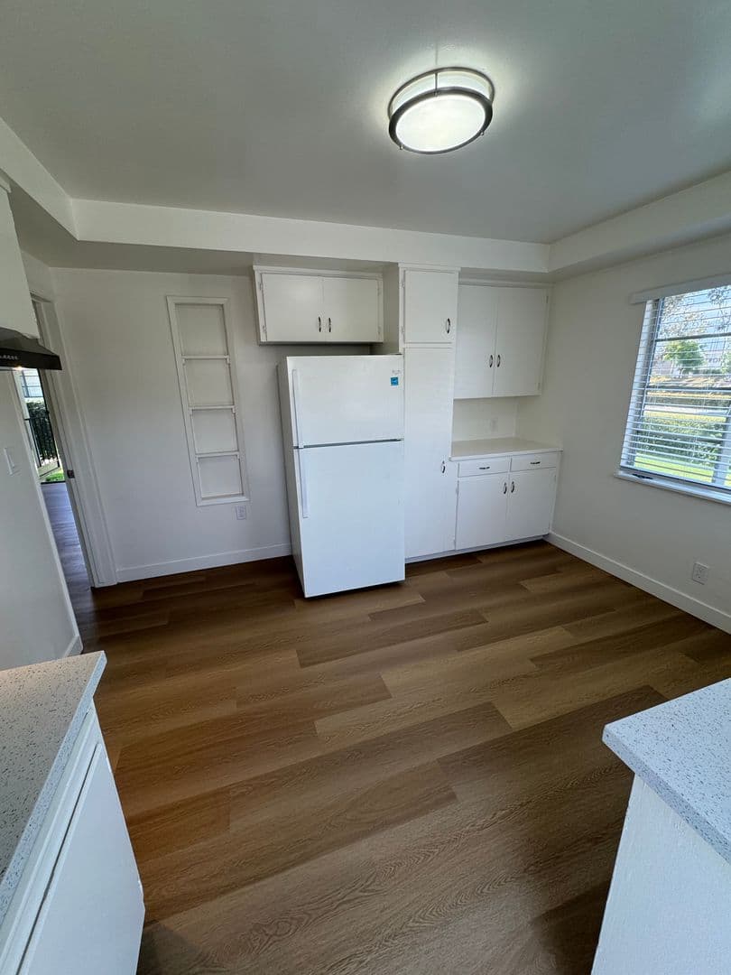 Arcadia Apartment: 441-445 S. Baldwin Ave.