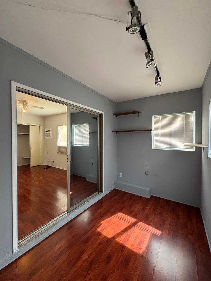 Glendale Apartment: 1332 E Broadway