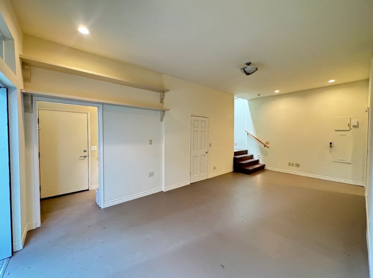 Los Angeles Apartment: 751 N. Harper Ave.