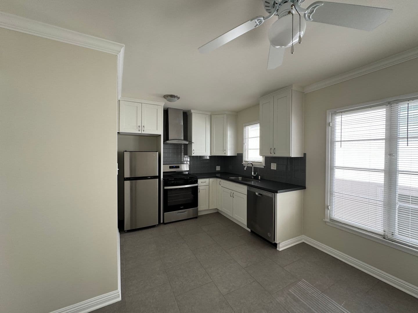 Beverly Hills Apartment: 352 S. Reeves Dr.